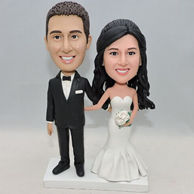 Romantic wedding bobblehead with beautiful dress