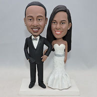 Personalized wedding bobbleheads in beautilful derss