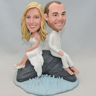 Happy couple bobbleheads Beach-lovers trip