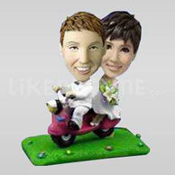 Newlyweds on Moped Bobblehead-10735