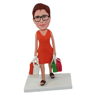 Custom woman dressed in a red dress bought four bags of goods  bobbleheads